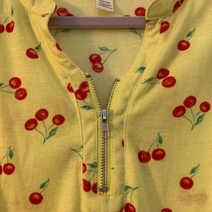 Cute summer top, great details…cherries!!